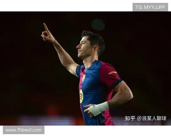 莱万随巴萨合练恢复状态 有望在对阵埃尔切的比赛中复出 莱万随巴萨合练恢复状态 有望在对阵埃尔切的比赛中复出